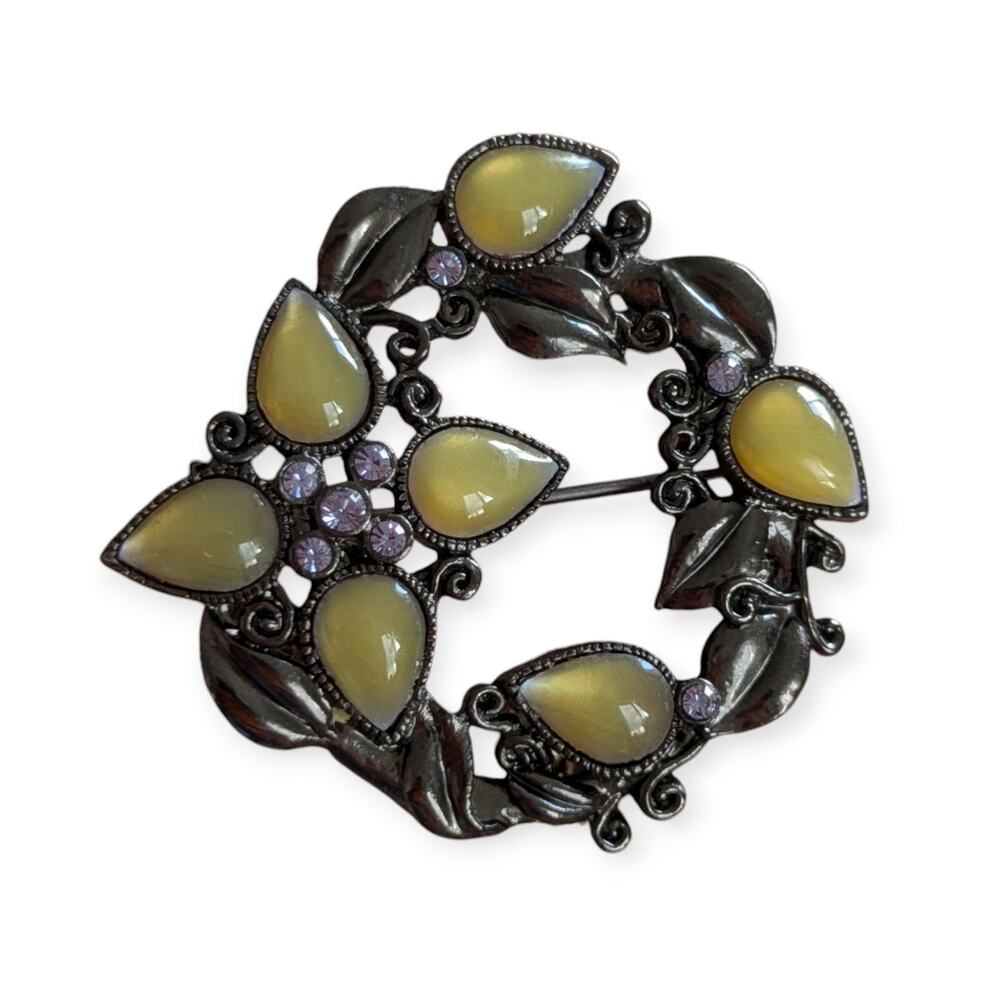 Vintage 1928 Jewelry Green Lucite & Rhinestone Petite Brooch Pin